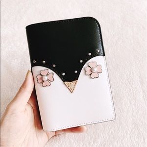 Kate♠️Spade Passport Holder Frosty Penguin Leather
